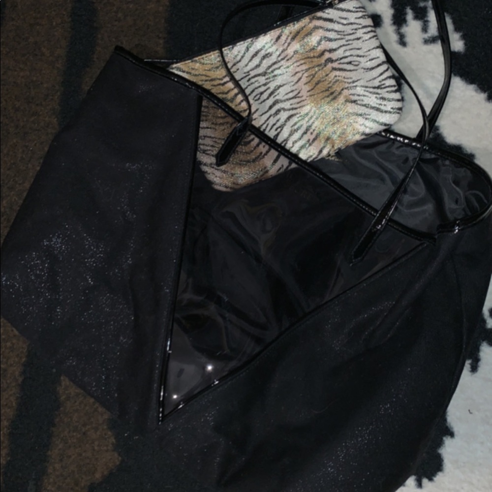 Victoria’s Secret tote and cosmetic bag